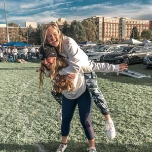 Meet your Posher, Julia